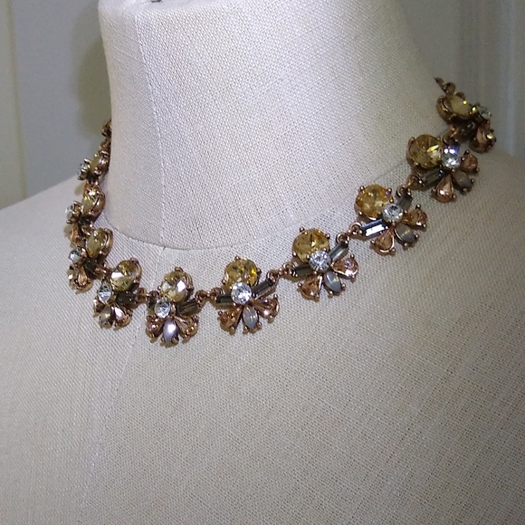 Banana Republic Statement Necklace - Picture 4 of 7